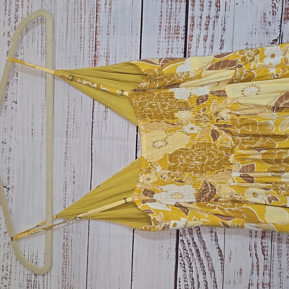 Abercrombie & Fitch Mustard Smocked Dress Size Small - Picture 5 of 9